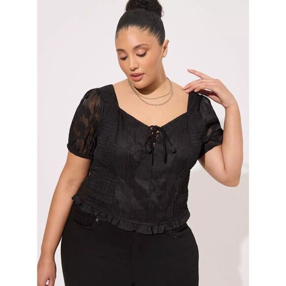 torrid Tops - NWT Torrid Black Sweetheart Clip Floral Smocked Crop Top Shirt Size: 0X (12)